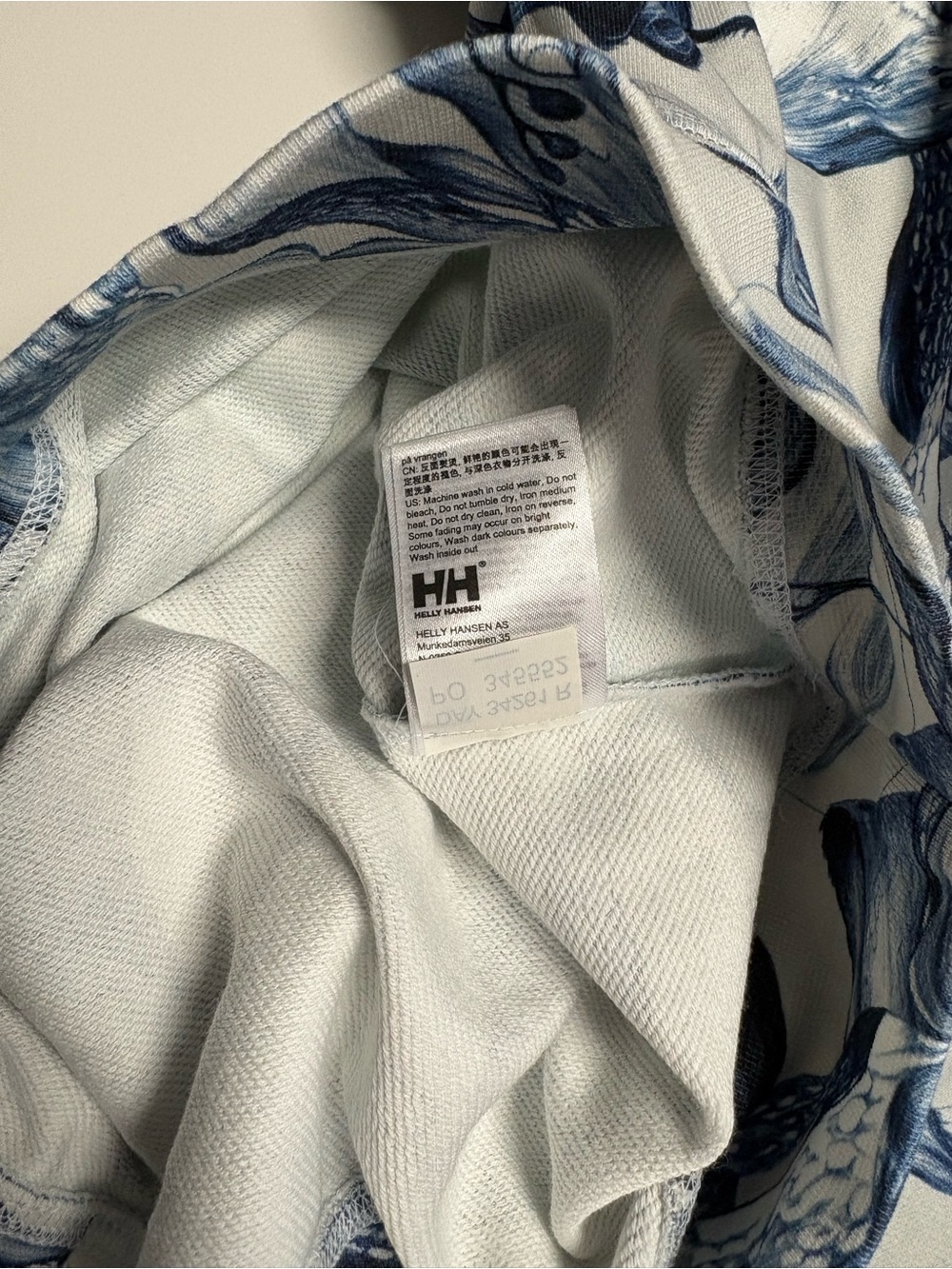 Helly Hansen Women's Large Sweatshirt - Navy Floral Pattern - Picture 6 of 6